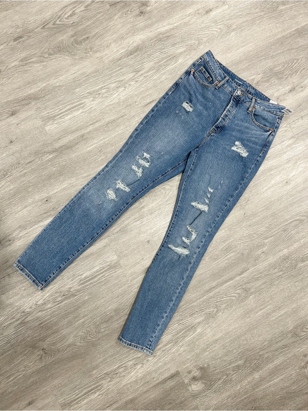 Old Navy Distressed Skinny Jeans in Medium Blue